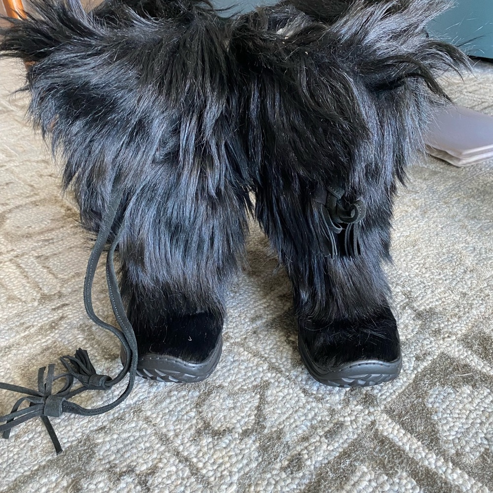 Pajar Authentic Italian Women’s Black Fur Boots EU 37 size 6-6 1/2 FLASH SALE!